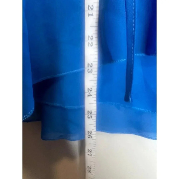 Romeo Juliet sleeveless blue pleated blouse top shirt sz Medium pullover v neck - Picture 5 of 6